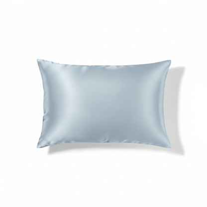 Luxe zijden kussensloop van 100 procent moerbeizijde in lichtblauw